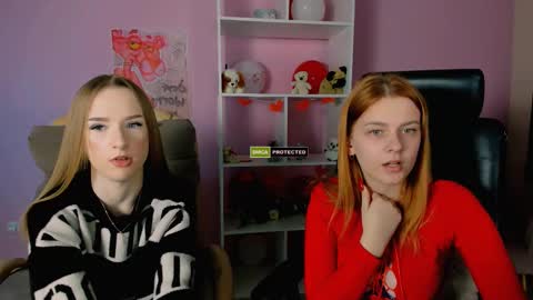 Snapshot of doll_vey chatting on 02.26.25 doll_vey online show from 02.26.25