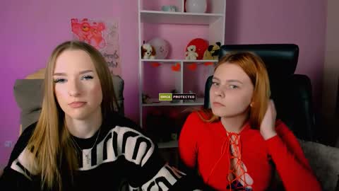 Snapshot of doll_vey chatting on 02.26.25 doll_vey online show from 02.26.25