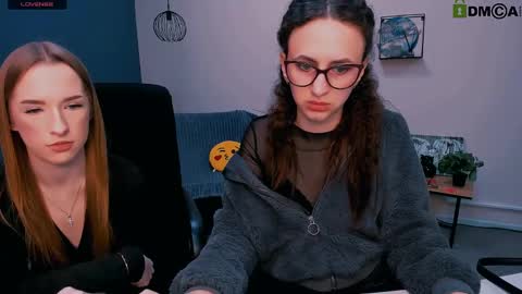Snapshot of doll_vey chatting on 03.03.25 doll_vey online show from 03.03.25