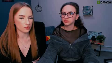 Snapshot of doll_vey chatting on 03.03.25 doll_vey online show from 03.03.25