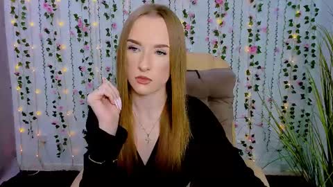 Snapshot of doll_vey chatting on 03.09.25 doll_vey online show from 03.09.25