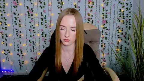 Snapshot of doll_vey chatting on 03.09.25 doll_vey online show from 03.09.25
