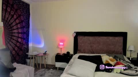 HONEY online show from 04.23.26