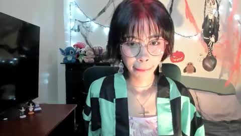 mina online show from 10.24.25