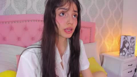 Snapshot of dolly_kitter chatting on 06.04.26 dolly_kitter online show from 06.04.26