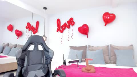 Snapshot of dolly_walker chatting on 02.17.25 dolly walker online show from 02.17.25