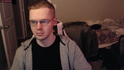 Snapshot of doloresman chatting on 02.14.25 doloresman online show from 02.14.25