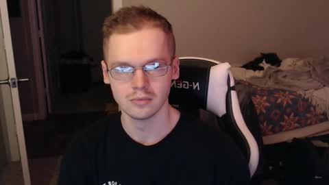 Snapshot of doloresman chatting on 02.18.25 doloresman online show from 02.18.25