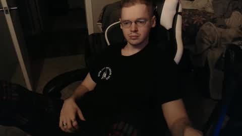 Snapshot of doloresman chatting on 02.18.25 doloresman online show from 02.18.25