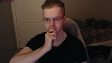 Snapshot of doloresman chatting on 03.11.25 doloresman online show from 03.11.25