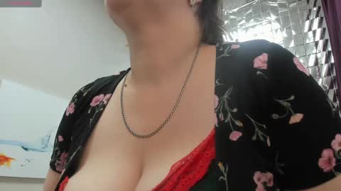 Snapshot of doloressea chatting on 02.16.25 DoloresSea online show from 02.16.25