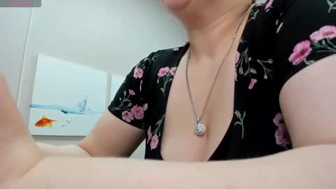 Snapshot of doloressea chatting on 01.18.26 DoloresSea online show from 01.18.26