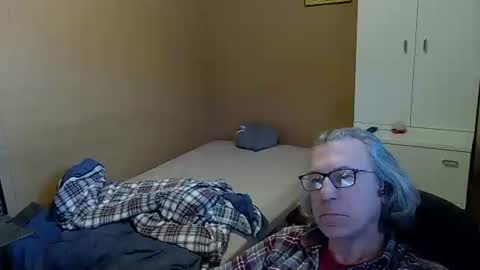 Snapshot of domiande chatting on 02.17.25 domiande online show from 02.17.25