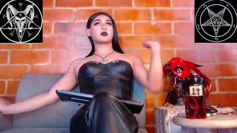 Snapshot of domina_lilith chatting on 02.28.25 Lilith online show from 02.28.25
