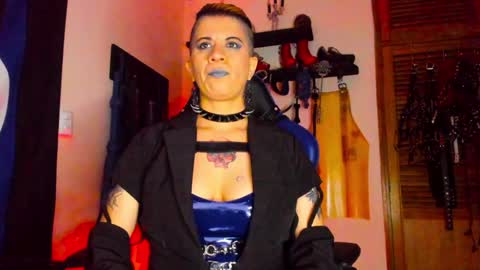 Dom Blue online show from 01.17.25