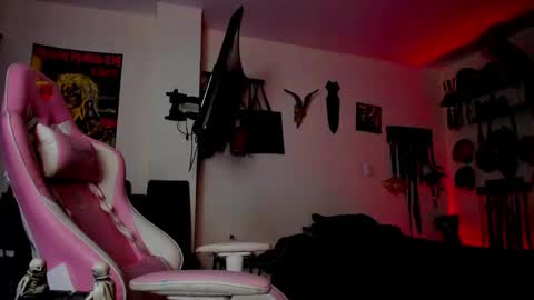 Dom Blue online show from 05.13.26