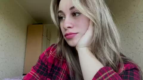 Mia online show from 05.05.26