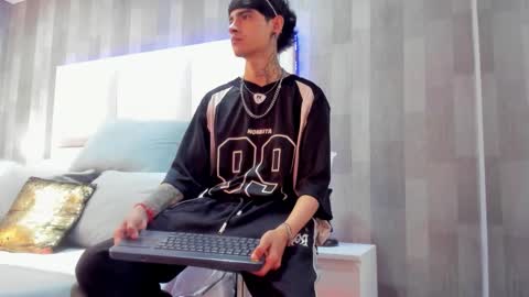 Dominic foox online show from 02.10.26