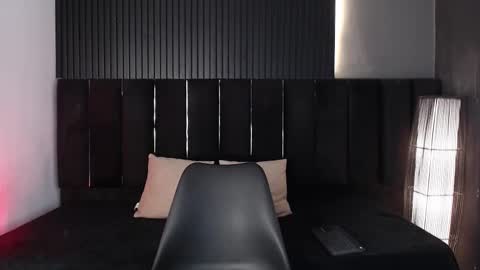 Snapshot of dominic_ghost chatting on 11.22.25 Dominic online show from 11.22.25