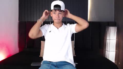 Snapshot of dominic_ghost chatting on 12.22.25 Dominic online show from 12.22.25