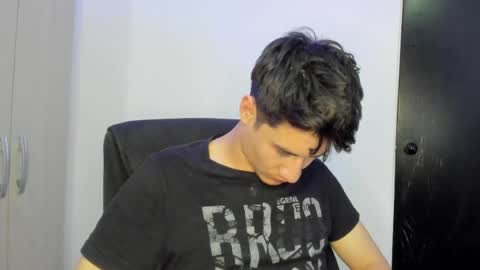 Snapshot of dominic_radccliffe chatting on 05.21.26 Your real love online show from 05.21.26