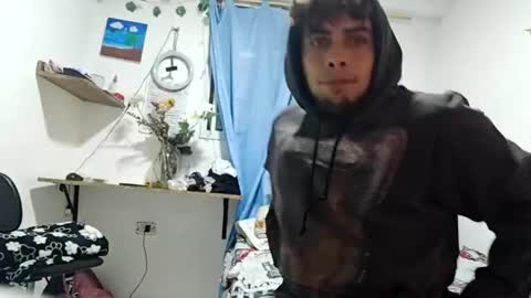 Snapshot of dominic_walls chatting on 01.20.25 Felipe online show from 01.20.25