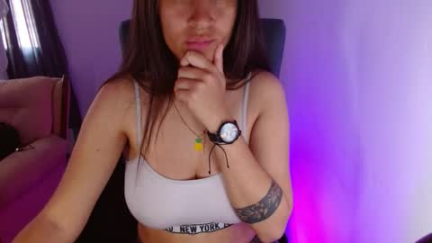 Snapshot of dominica3 chatting on 11.27.25 online show from 11.27.25