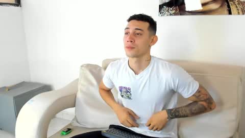 dominyck_ online show from 04.05.26