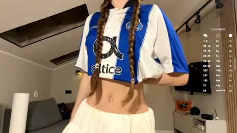 Kira online show from 06.12.26