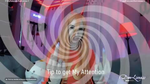 Snapshot of domlioness chatting on 01.25.25 DomLioness online show from 01.25.25