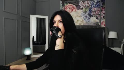 Snapshot of dommelisa chatting on 12.01.24 Dom Melisa online show from 12.01.24