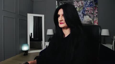 Snapshot of dommelisa chatting on 01.04.25 Dom Melisa online show from 01.04.25