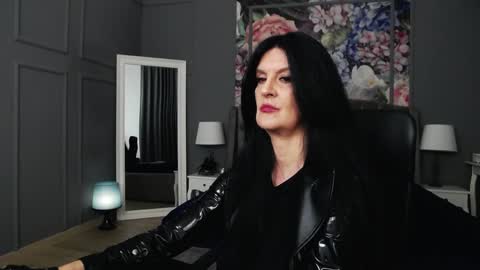 Snapshot of dommelisa chatting on 01.13.25 Dom Melisa online show from 01.13.25