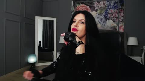 Snapshot of dommelisa chatting on 01.13.25 Dom Melisa online show from 01.13.25