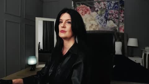 Snapshot of dommelisa chatting on 02.22.25 Dom Melisa online show from 02.22.25