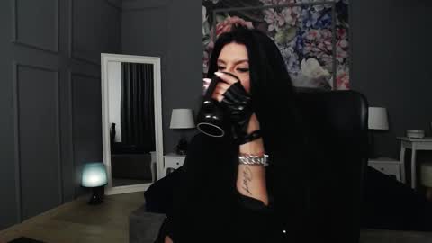 Snapshot of dommelisa chatting on 03.07.25 Dom Melisa online show from 03.07.25