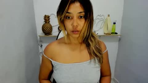 dona_tella online show from 04.05.26