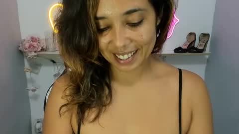 Snapshot of dona_tella chatting on 07.29.26 dona_tella online show from 07.29.26