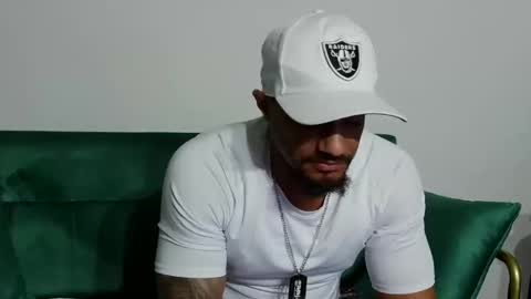 Snapshot of dong_masterson chatting on 02.25.26 Gifted online show from 02.25.26