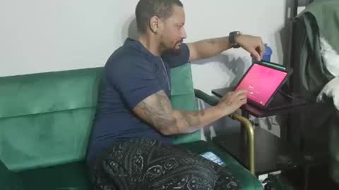 Snapshot of dong_masterson chatting on 03.15.26 Gifted online show from 03.15.26