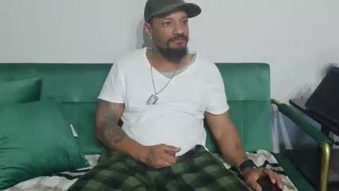 Snapshot of dong_masterson chatting on 03.17.26 Gifted online show from 03.17.26