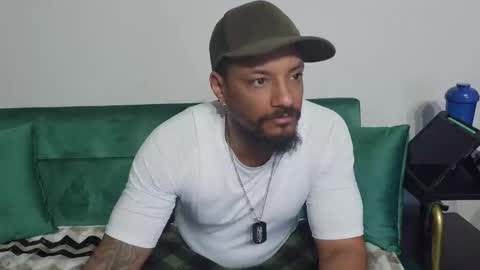 Snapshot of dong_masterson chatting on 03.18.26 Gifted online show from 03.18.26