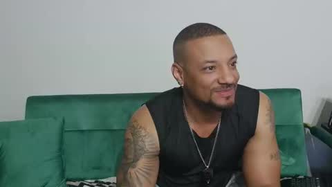 Snapshot of dong_masterson chatting on 03.22.26 Gifted online show from 03.22.26