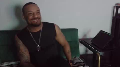 Snapshot of dong_masterson chatting on 03.27.26 Gifted online show from 03.27.26