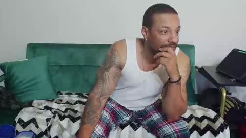 Snapshot of dong_masterson chatting on 04.13.26 Gifted online show from 04.13.26