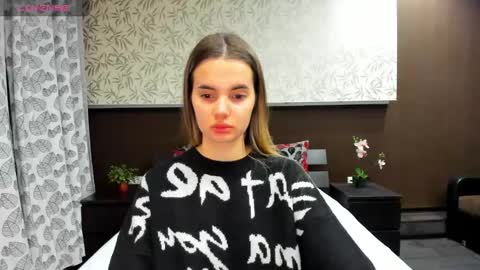 Donna On GMT2 Mon-Fri 3-9 AM online show from 12.24.24