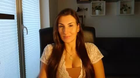 DonnaLive online show from 10.12.25