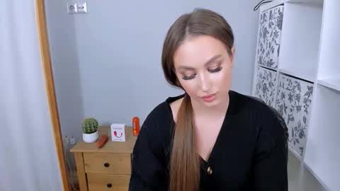 DonnaSensual online show from 12.19.25