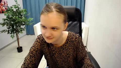Sia online show from 05.25.26