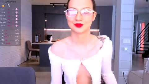 Snapshot of dorafisher01 chatting on 11.18.25 Dora online show from 11.18.25